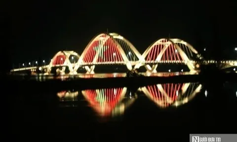 Cầu 1.300 tỷ đồng bắc qua sông Nhật Lệ hoàn thành nhưng chưa thể thông tuyến