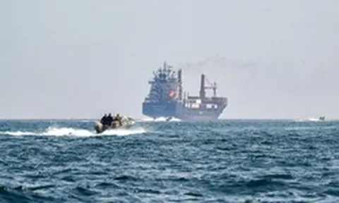 Iran báo tin không lành tới thế giới về eo biển Hormuz, tuyên bố "không có ngoại lệ"