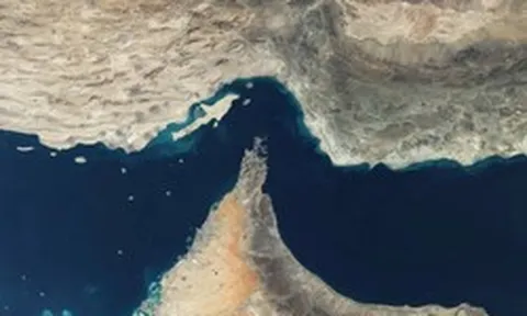 Thực hư ‘lệnh phong tỏa’ eo biển Hormuz: Hàng chục tàu vẫn nượm nượp băng biển, 4-5 tàu dầu vượt chốt mỗi ngày, Iran toan tính gì?