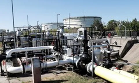 Đang nhập khẩu gần như hoàn toàn năng lượng từ Nga, một ‘khách ruột’ của Moscow sắp chi nửa tỷ USD mua 500.000 tấn dầu từ Mỹ