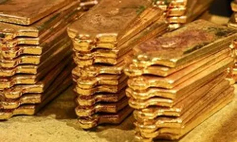 Một quốc gia bất ngờ bán 52 tấn vàng chỉ trong 1 tháng, cho vay gần 80 tấn, góp phần khiến giá vàng rơi mạnh nhất 20 năm