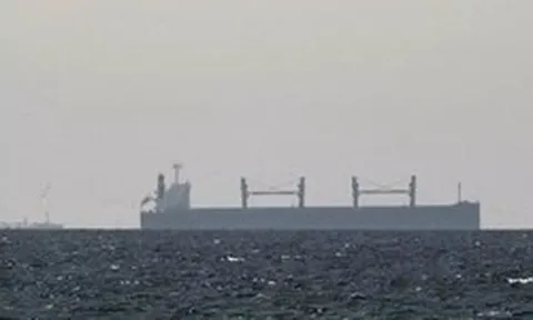 Ấn Độ không quan tâm đến quyết định của Mỹ và sẽ tiếp tục mua dầu Nga