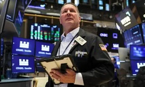 Chứng khoán Mỹ xanh rực rỡ, Dow Jones tăng dựng đứng 1.300 điểm, giá dầu sụt sâu sau thoả thuận ngừng bắn Mỹ- Iran