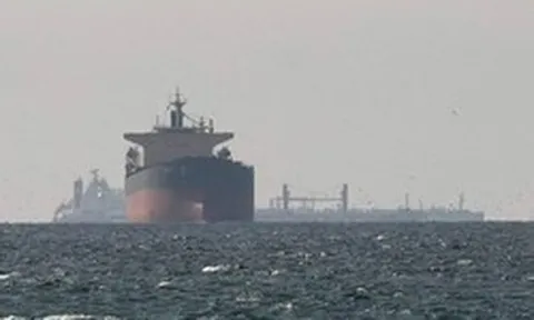 Vừa tuyên bố đạt thoả thuận ngừng bắn, Iran lại báo tin dữ từ eo biển Hormuz