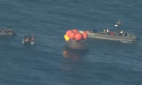 Cận cảnh chiến dịch cứu hộ Artemis II sau khi tiếp nước