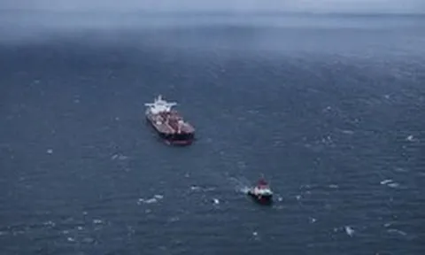 Từng thất bại chặn bắt tàu chở dầu tới Nga, quốc gia EU ra tuyên bố bất ngờ khi hàng chục tàu của Moscow đang hiện diện ở vùng biển nước này