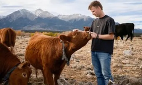 9 năm ám ảnh với vòng cổ bò, CEO 30 tuổi bị chê ngớ ngẩn khi khởi nghiệp, cuối cùng dựng lên startup 2 tỷ USD