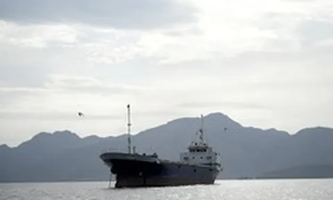 Hàng chục tàu chở 170 triệu thùng dầu Iran đã thoát vòng vây phong tỏa eo biển Hormuz của Mỹ