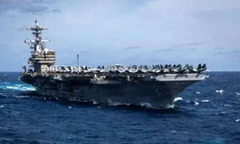 Tàu sân bay Mỹ đi theo lộ trình “khác thường”, bất ngờ áp sát Trung Đông giữa phong tỏa eo biển Hormuz