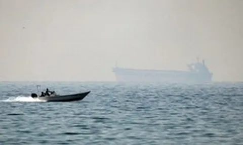 Hàng chục đồng minh lâu năm của Mỹ định 'khơi thông' eo biển Hormuz mà không cần Washington, còn mời 2 nước chủ chốt của BRICS tham gia