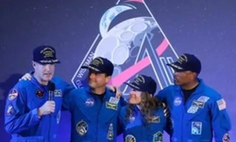 Phi hành gia NASA chia sẻ nỗi sợ khi lao nhanh hơn tên lửa siêu vượt âm