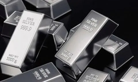 Tăng 140% trong 1 năm qua, nhà đầu tư lâu dài hưởng lợi lớn: Kim loại anh em của vàng vươn lên, khẳng định tiềm năng tích trữ dài hạn