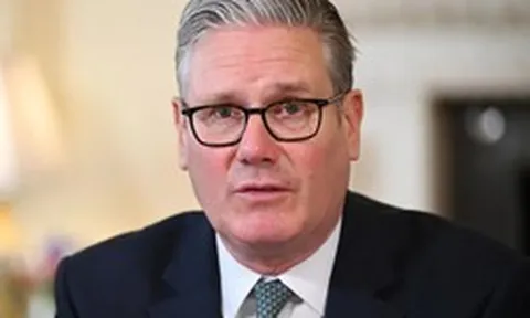 Thủ tướng Anh Keir Starmer đối mặt áp lực từ chức