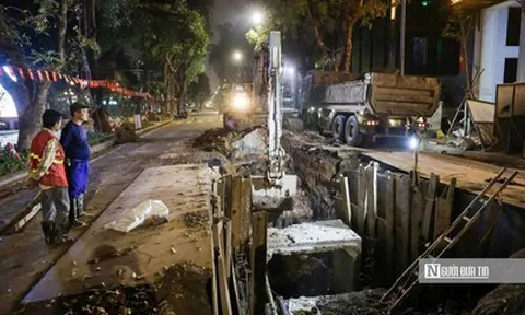 Cận cảnh thi công xuyên đêm công trình chống ngập ở Hà Nội