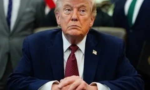 Ông Donald Trump tuyên bố "cơ hội cuối cùng" cho Iran