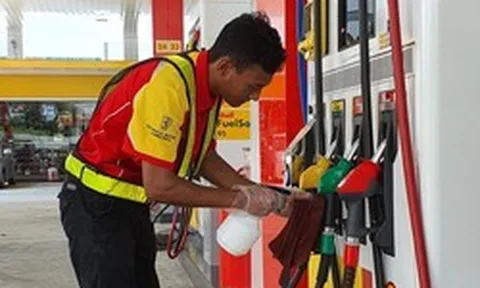 Bán nhiên liệu chỉ 13.000 đồng/lít, nước ASEAN này đang dự tính mua dầu từ Nga