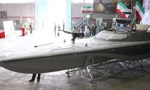 Hàng trăm tàu chiến của Hải quân Iran đủ sức 'xé tan' eo biển Hormuz