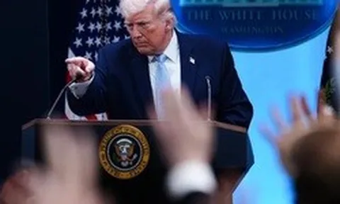 Ông Donald Trump lại ra tối hậu thư 3-5 ngày cho Iran