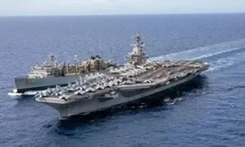 Tàu sân bay thứ ba của Mỹ tiến về Trung Đông