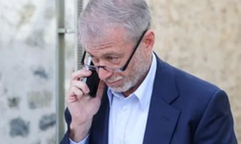 Bị chính quyền ở châu Âu đóng băng hơn 7 tỷ USD tài sản, tỷ phú Nga lập tức hành động