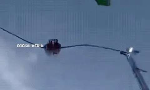 Dây cáp trò chơi mạo hiểm đứt giữa không trung, nhiều người rơi tự do từ độ cao 91m xuống đất