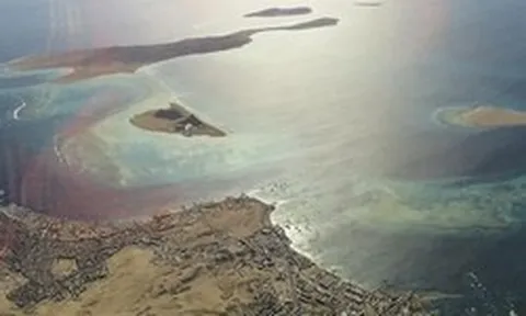 Iran công bố quy định hàng hải mới tại Hormuz, cảnh báo xung đột tiếp tục