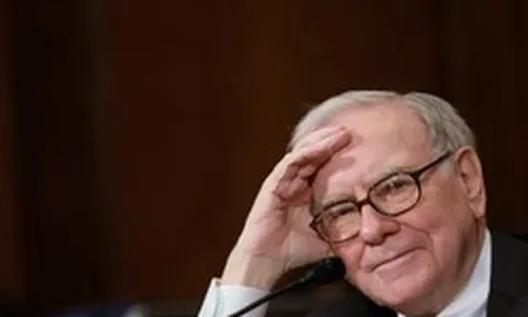 Warren Buffett ôm gần 400 tỷ USD tiền mặt, chê thị trường giống 'sòng bạc': 60 năm đầu tư chỉ có đúng 5 năm thực sự béo bở, thời gian còn lại 'nằm im'