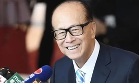 Tỷ phú Lý Gia Thành nói thẳng: Người “nghèo kiết xác” vì mắc 1 lỗi, trong khi người giàu lại rất tỉnh táo khi làm điều này!