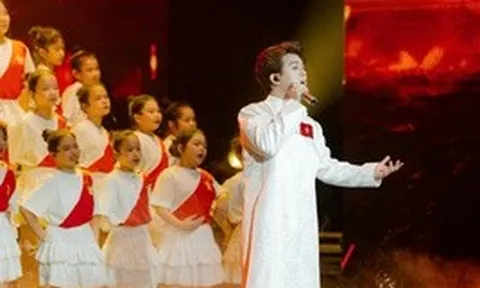 Quang Anh lần đầu hát tại giải Cống hiến, hồi hộp khi biết có Nguyễn Hùng dưới khán đài