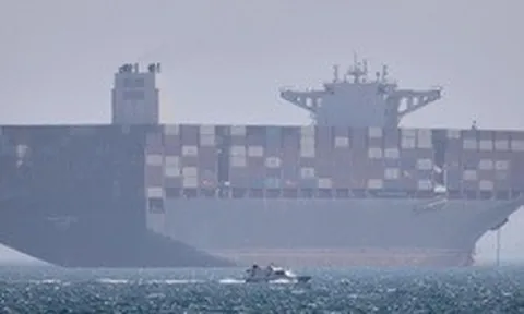 Iran tuyên bố xử lý dứt khoát tàu thuyền qua Hormuz "lệch đường chuẩn"