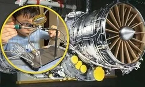 Cậu bé người Trung Quốc gây chú ý dư luận khi 'tự chế tạo' động cơ phản lực turbo ngay trong phòng khách nhà mình