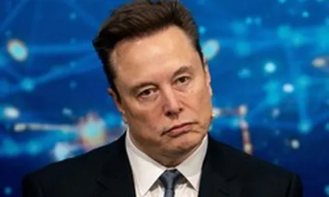 Lượt tải xuống giảm 60%, Elon Musk thừa nhận Grok chỉ là "công ty nhỏ nhất" trong cuộc đua AI
