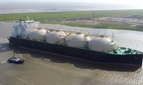 Báo cáo tiết lộ EU mua khối lượng LNG kỷ lục từ Nga