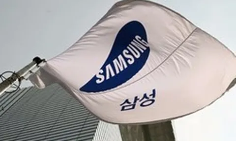 Cú lội ngược dòng ngoạn mục của Samsung: 2 năm trước phải xin lỗi vì tụt hậu, hiện vốn hóa chạm mốc 1.000 tỷ USD, khách hàng ồ ạt tới ký hợp đồng