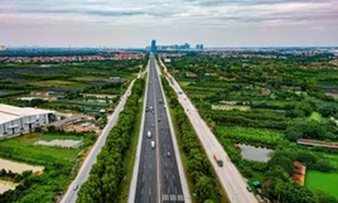 Việt Nam sở hữu một tuyến cao tốc đẹp như Châu Âu, được xây dựng theo tiêu chuẩn quốc tế