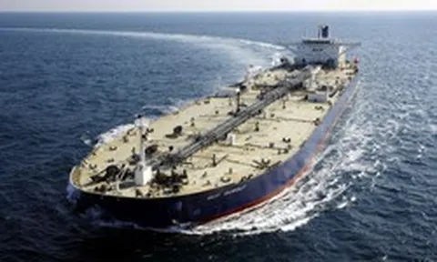 Loay hoay đàm phán với Iran, Mỹ lại phải nới trừng phạt dầu Nga thêm 30 ngày