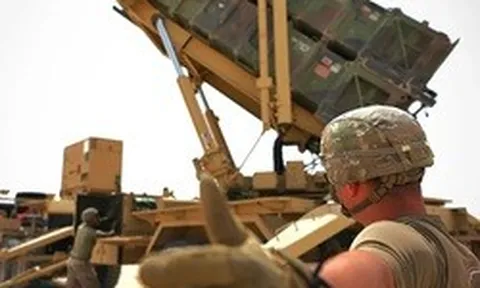 Lo Mỹ "cạn tên lửa" vì chiến sự với Iran, NATO họp khẩn