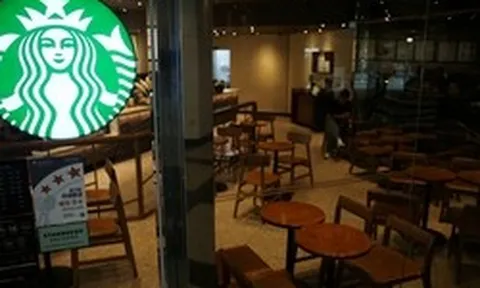 Starbucks gặp khủng hoảng chưa từng có ở Hàn Quốc vì chiến dịch marketing do AI tạo ra, sếp duyệt còn không xem tệp đính kèm
