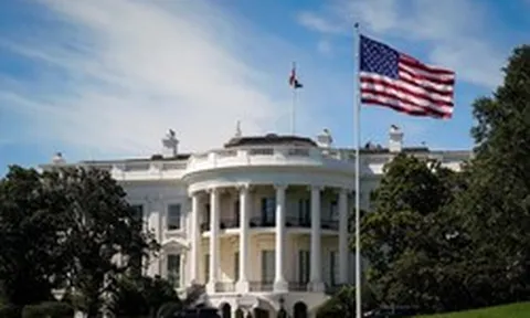 Thẩm phán Mỹ tạm ngăn chặn Tổng thống Trump lập quỹ 1,8 tỷ USD