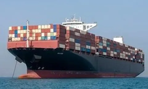Rộ tin quân đội Mỹ bí mật dẫn đường cho tàu thuyền đi qua eo biển Hormuz