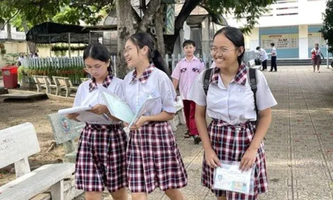 Ngày đầu thi lớp 10 Tp.HCM: Mỗi buổi ghi nhận hơn 600 thí sinh vắng mặt