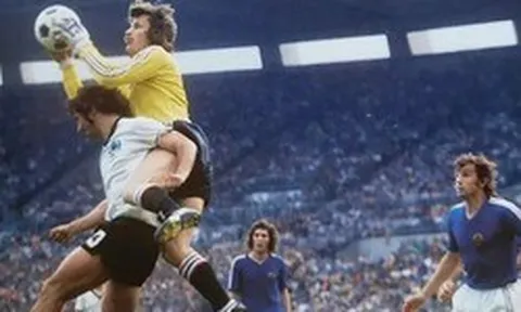 11 chuyện kỳ lạ nhất từng xảy ra trong World Cup