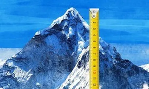 Bí ẩn chiều cao ngọn Everest và câu chuyện cộng thêm để tránh nghi ngờ