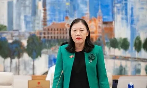 Cử tri và nhân dân phấn khởi trước việc điều chỉnh tăng lương cơ sở