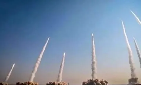 Mỹ tấn công Iran trả đũa vụ trực thăng Apache, Tehran lập tức đáp trả