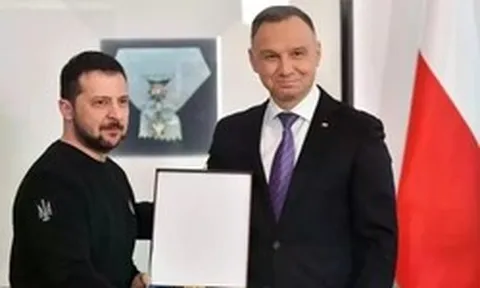 Tổng thống Ukraine trả lại huân chương cao quý của Ba Lan sau tranh cãi lịch sử
