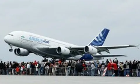 Phát hiện vết nứt bất thường trong cánh, hơn chục "gã khổng lồ" của bầu trời Airbus A380 bị kiểm tra khẩn cấp
