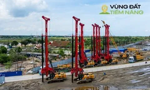 Diễn biến mới ở tuyến đường sắt 102.000 tỷ nối Bến Thành - Cần Giờ: Khoan địa chất ở trung tâm, máy móc hạng nặng tập kết ở depot