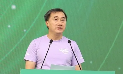 "Sức khoẻ bắt đầu từ việc cha mẹ bớt cầm điện thoại, cùng con đi bộ 1 vòng sau bữa tối"