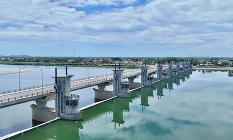 Ngắm sông Trà Khúc "thay áo" khi đập dâng gần 1.500 tỷ đồng tích nước